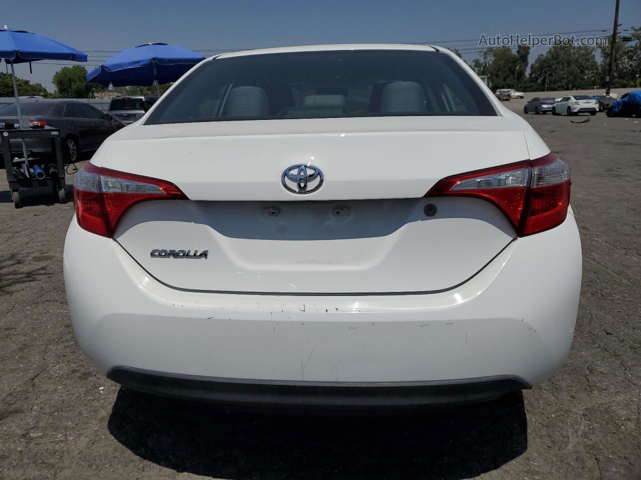 2015 Toyota Corolla L White vin: 5YFBURHE9FP332809