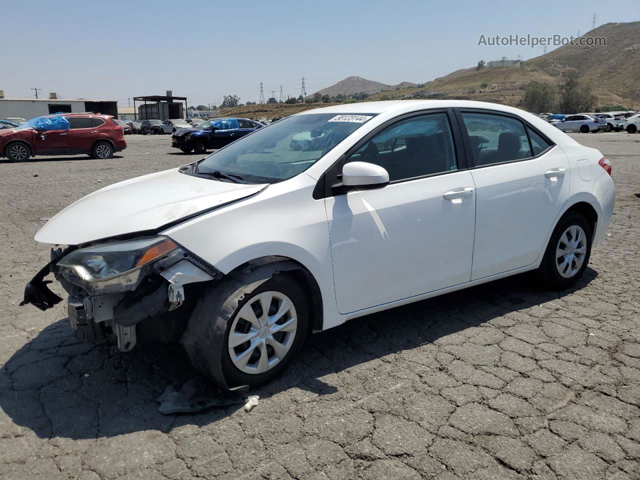 2015 Toyota Corolla L Белый vin: 5YFBURHE9FP332809