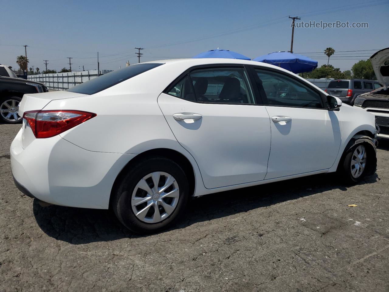 2015 Toyota Corolla L White vin: 5YFBURHE9FP332809