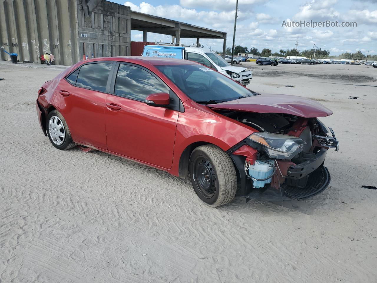 2015 Toyota Corolla L Красный vin: 5YFBURHE9FP333216