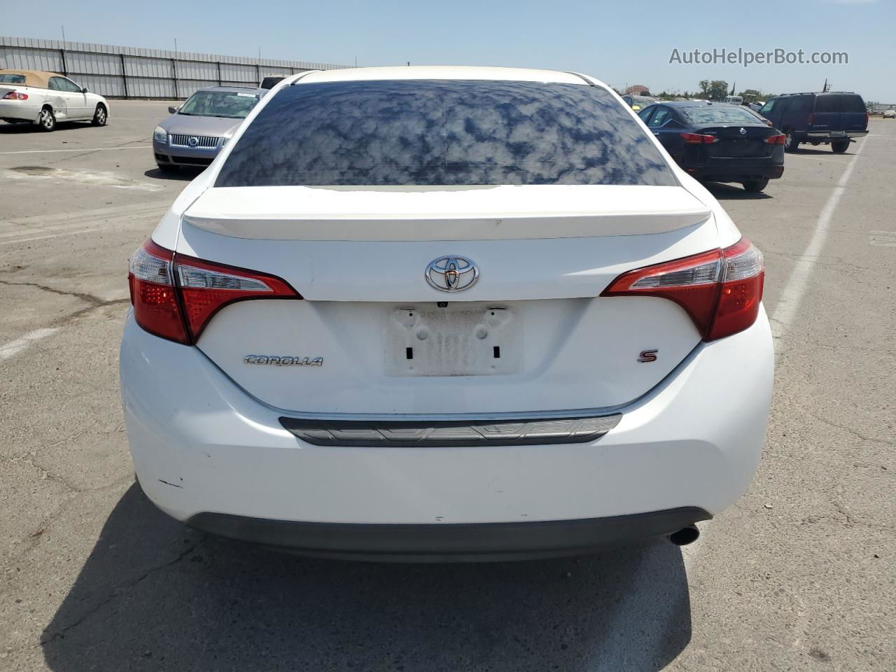 2015 Toyota Corolla L Белый vin: 5YFBURHE9FP336424