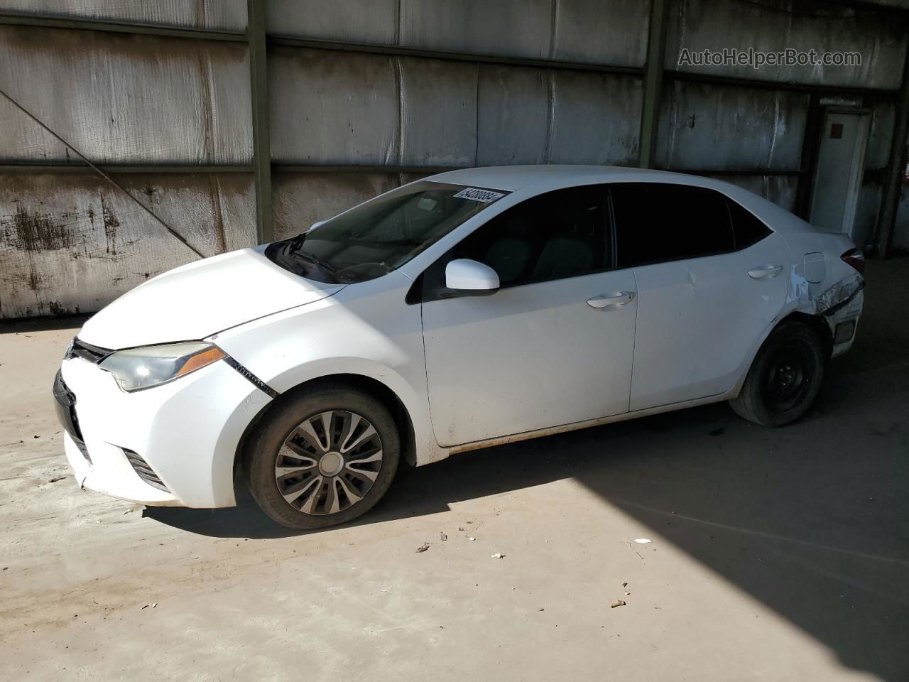 2015 Toyota Corolla L White vin: 5YFBURHE9FP340988