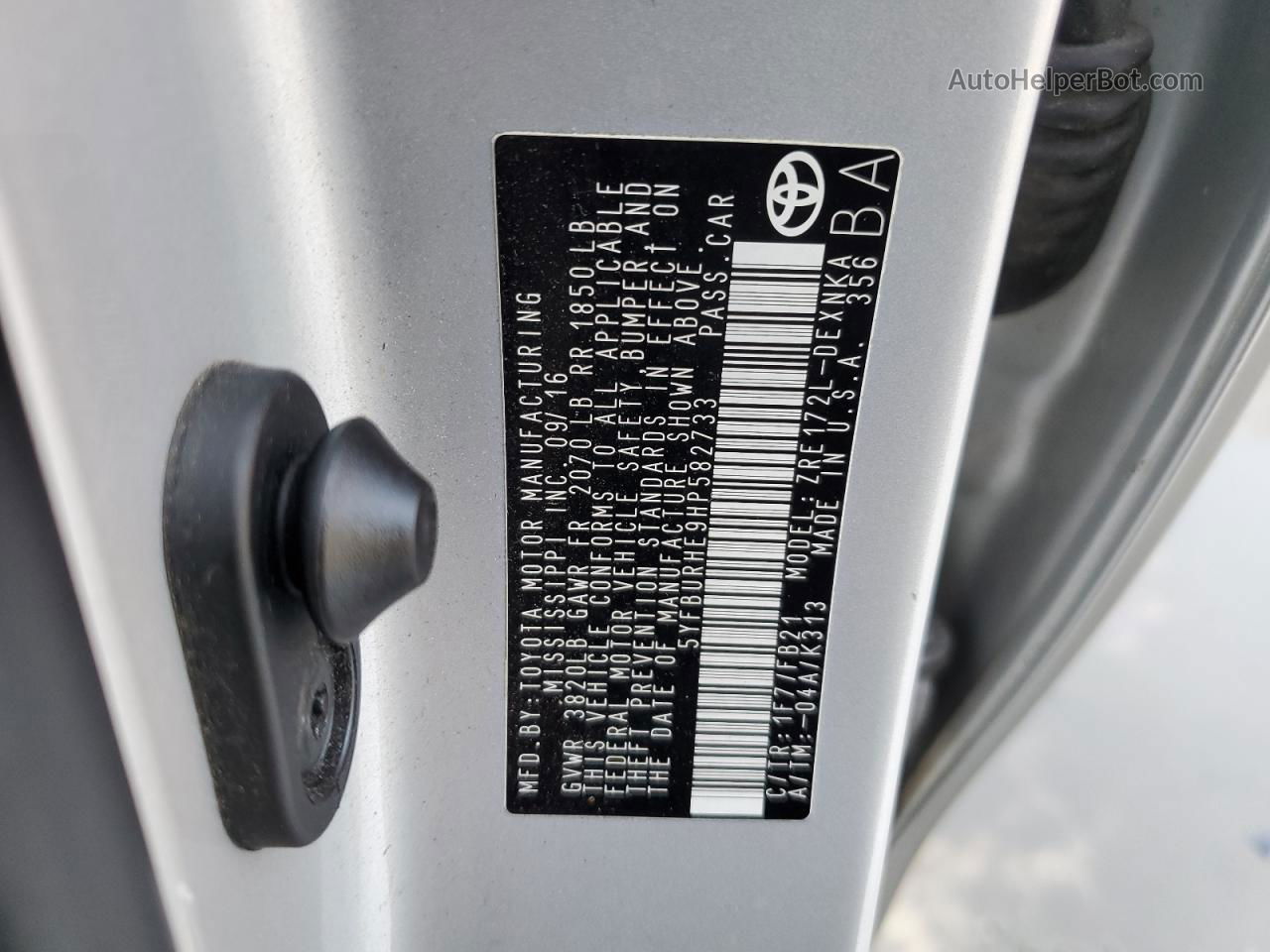 2017 Toyota Corolla L Silver vin: 5YFBURHE9HP582733