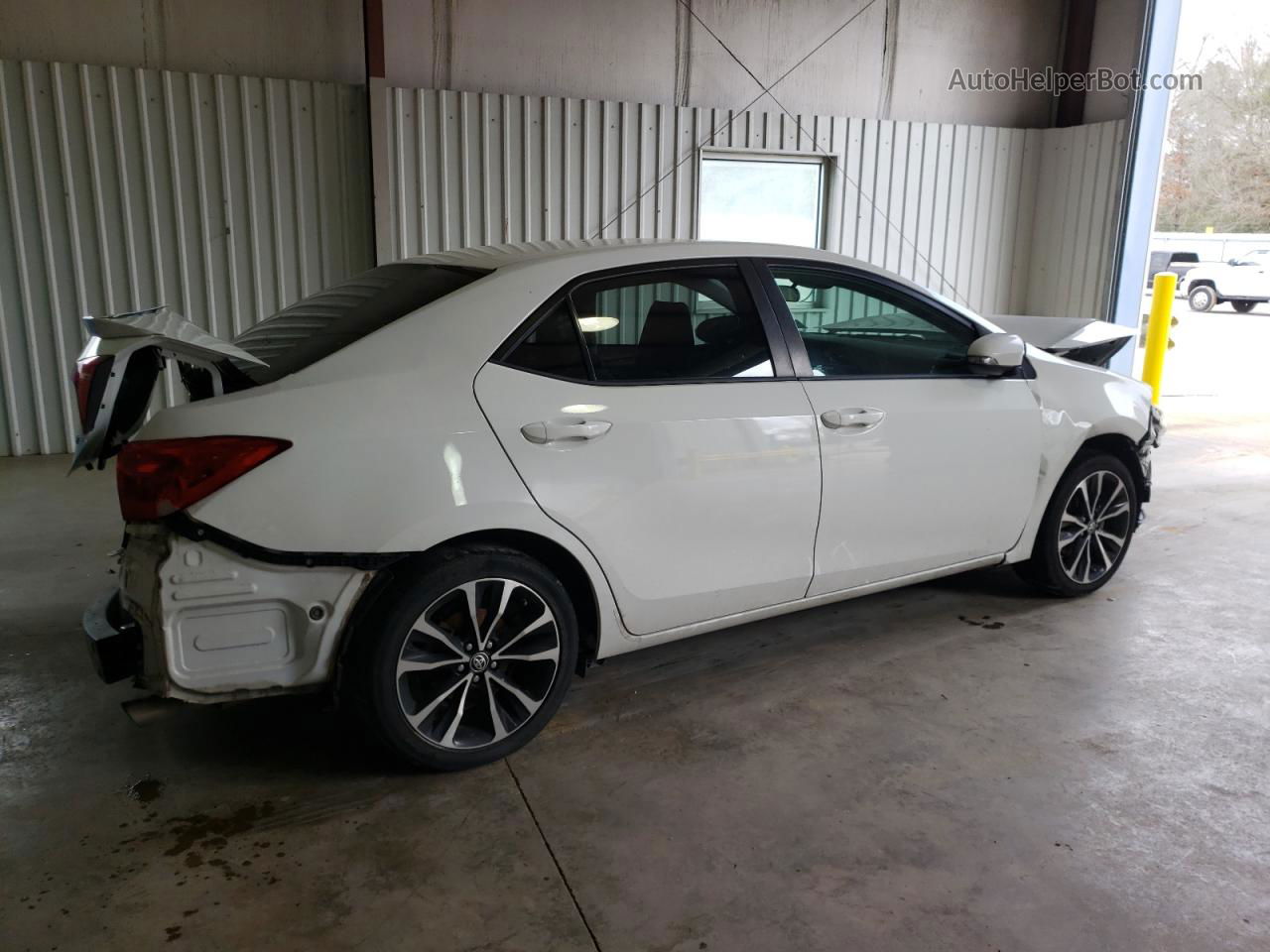 2017 Toyota Corolla L White vin: 5YFBURHE9HP729987