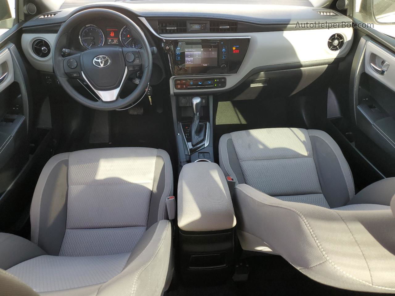 2019 Toyota Corolla L White vin: 5YFBURHE9KP856780