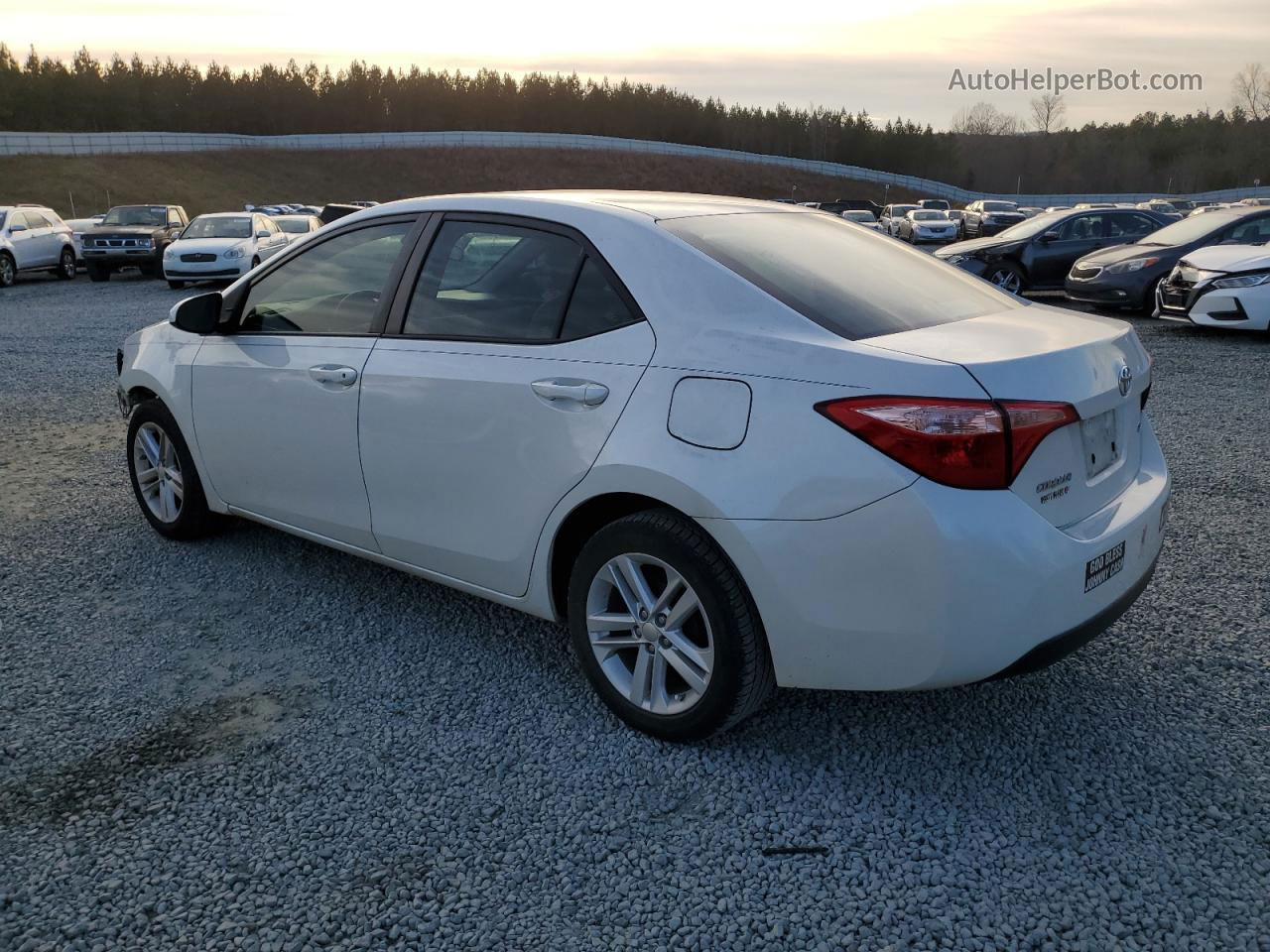 2019 Toyota Corolla L White vin: 5YFBURHE9KP939755