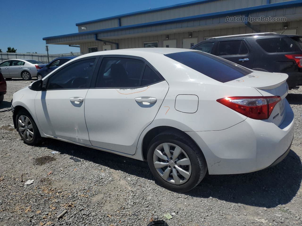 2015 Toyota Corolla L White vin: 5YFBURHEXFP222254