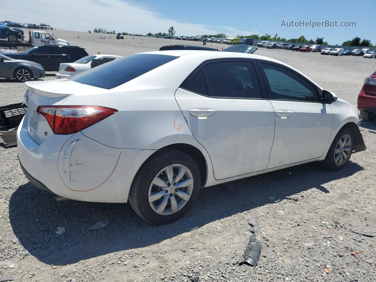 2015 Toyota Corolla L White vin: 5YFBURHEXFP222254