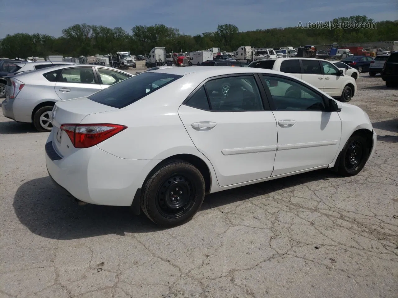 2015 Toyota Corolla L White vin: 5YFBURHEXFP346718