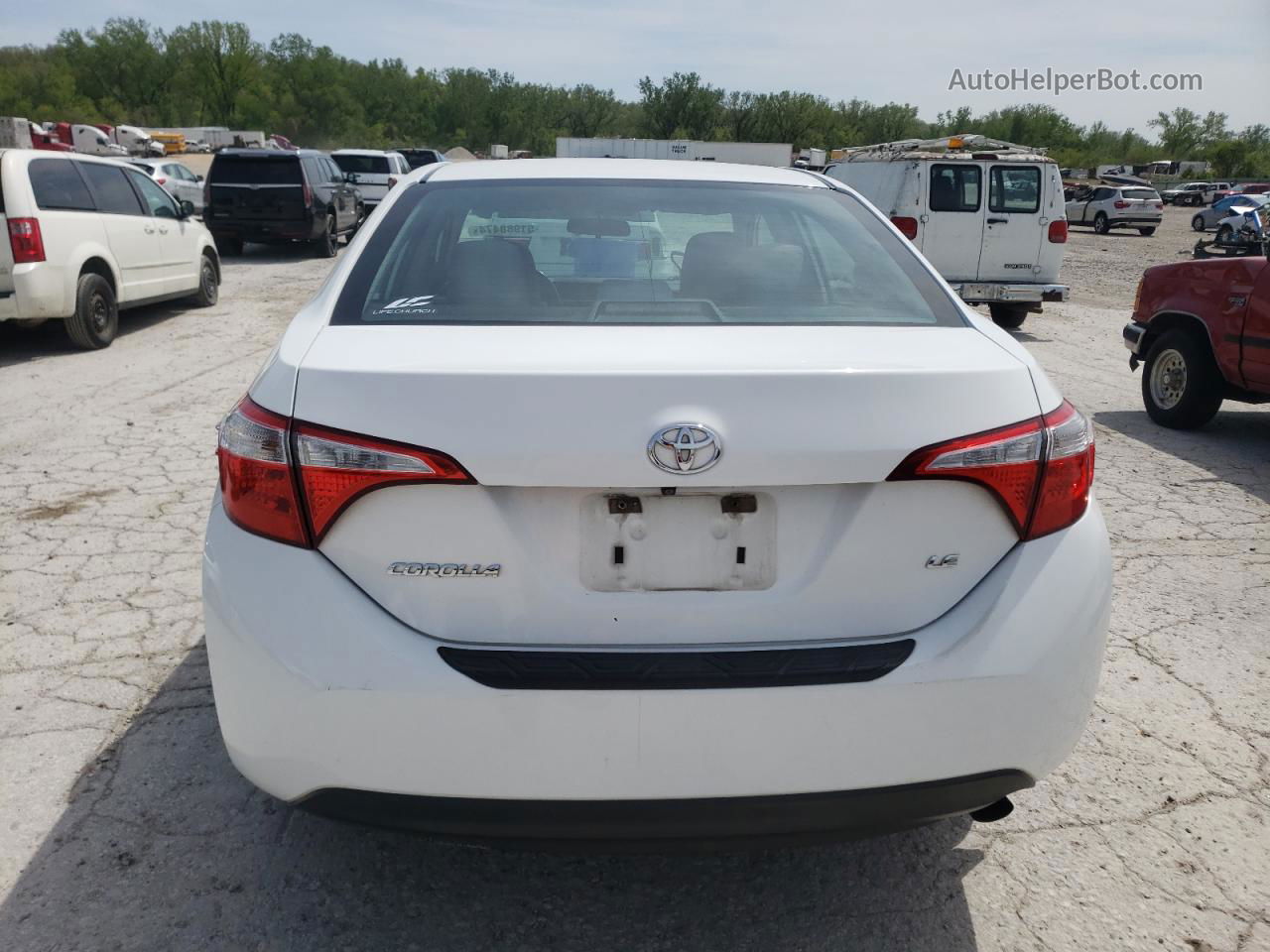 2015 Toyota Corolla L White vin: 5YFBURHEXFP346718