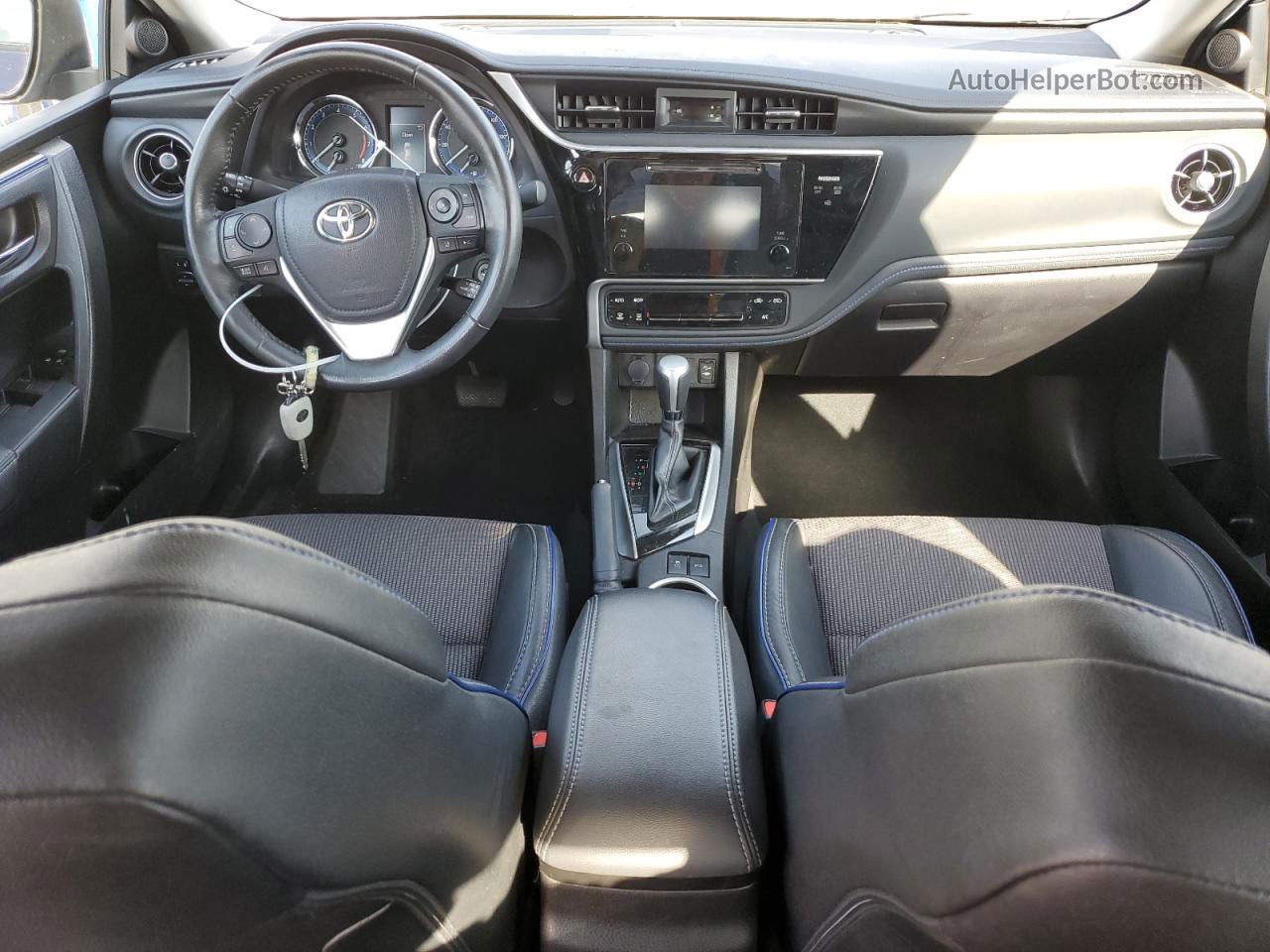 2017 Toyota Corolla L Синий vin: 5YFBURHEXHP637304