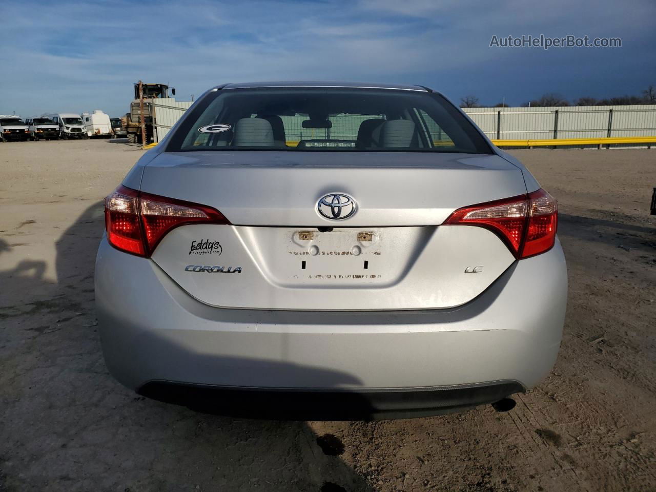 2017 Toyota Corolla L Silver vin: 5YFBURHEXHP686843