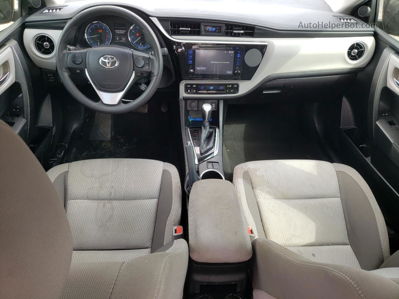 2017 Toyota Corolla L Silver vin: 5YFBURHEXHP720473