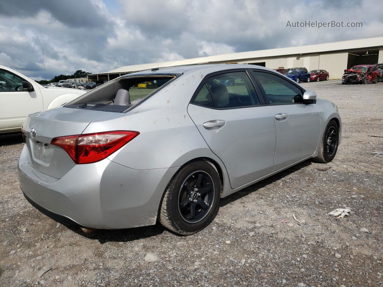 2017 Toyota Corolla L Silver vin: 5YFBURHEXHP720473