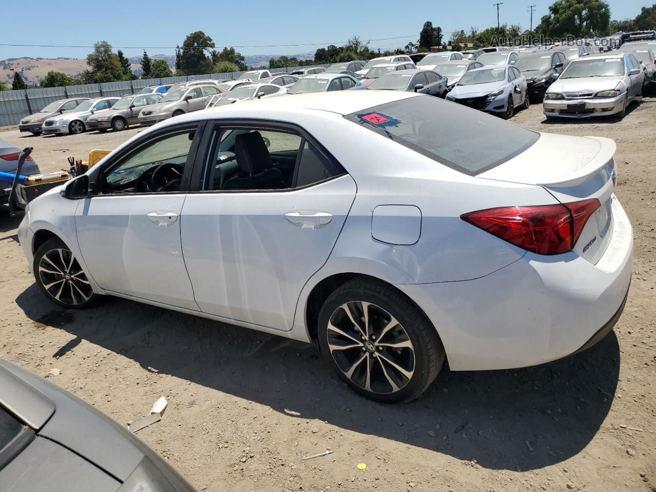 2019 Toyota Corolla L White vin: 5YFBURHEXKP869005