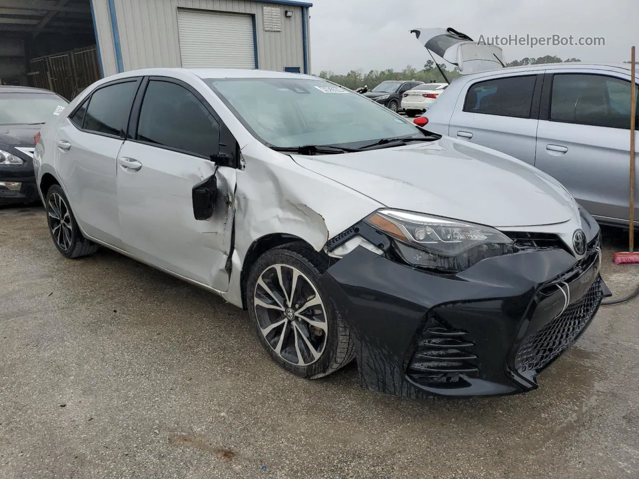 2019 Toyota Corolla L Silver vin: 5YFBURHEXKP906828