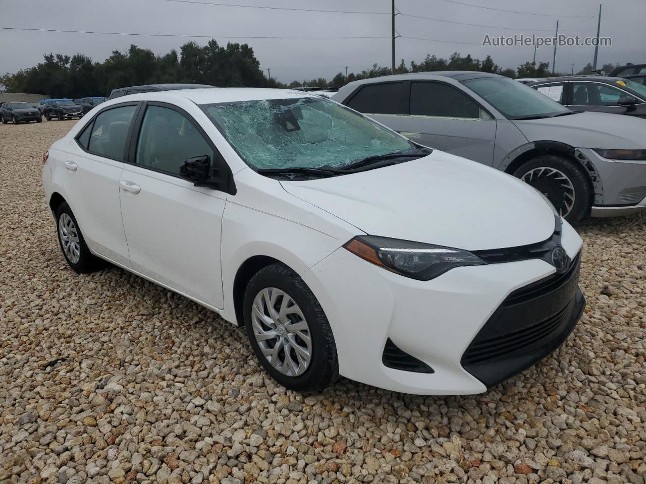 2019 Toyota Corolla L White vin: 5YFBURHEXKP945774