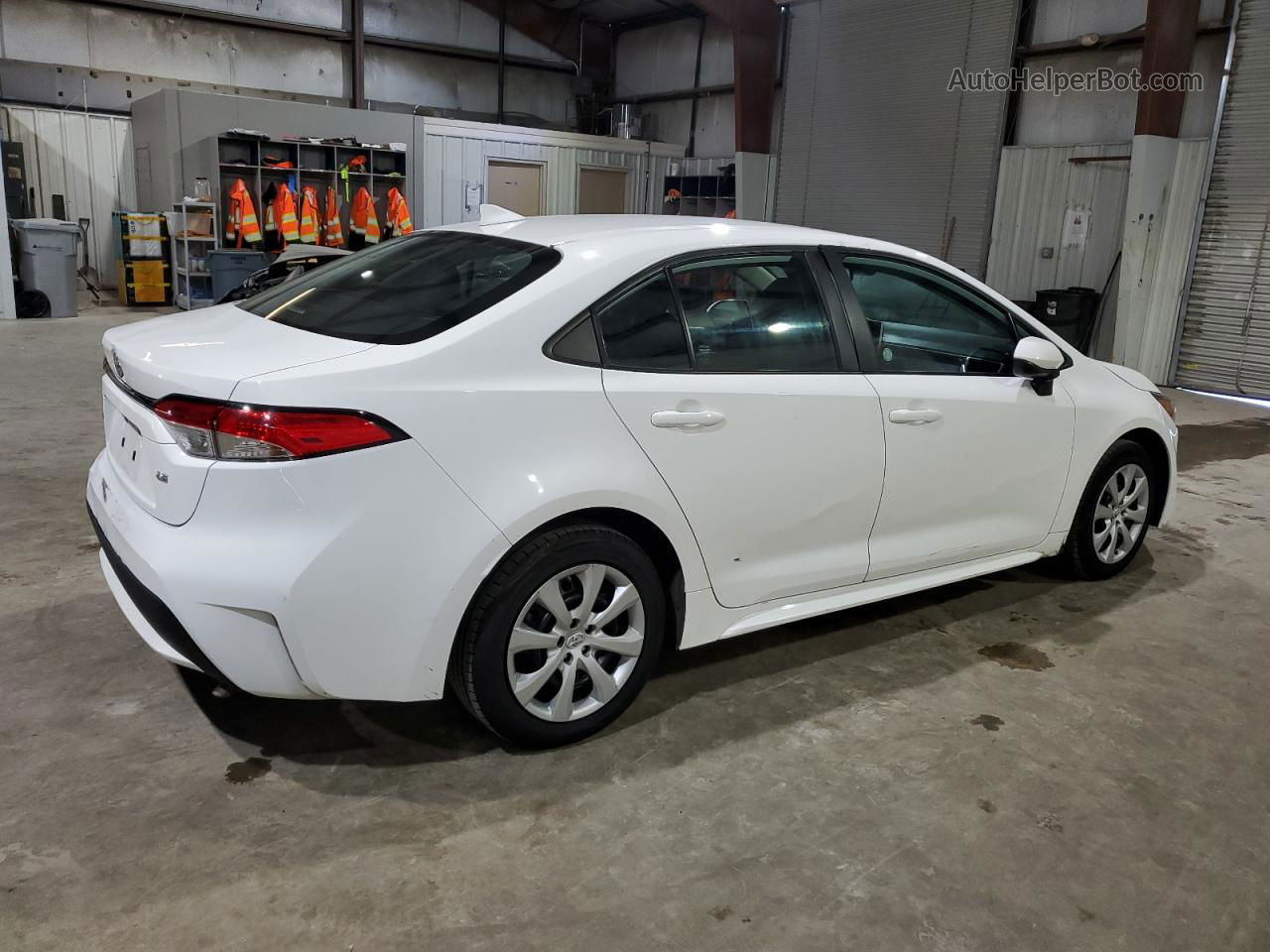 2021 Toyota Corolla Le White vin: 5YFEPMAE2MP208122