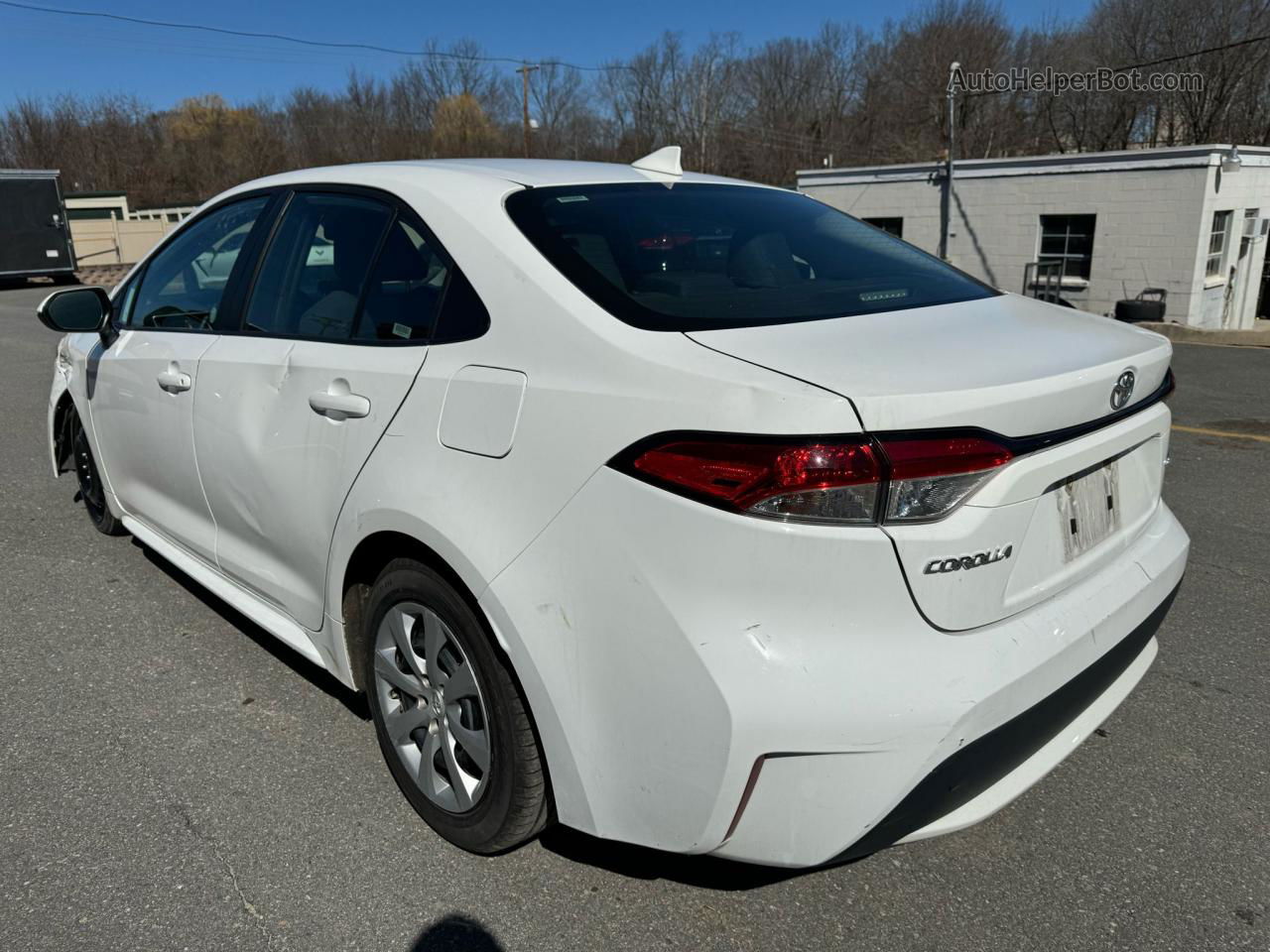 2021 Toyota Corolla Le White vin: 5YFEPMAE4MP232826