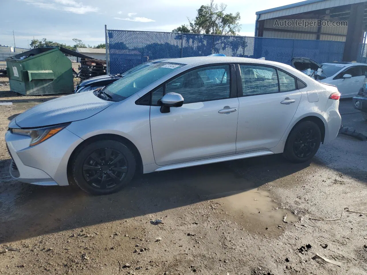 2021 Toyota Corolla Le Silver vin: 5YFEPMAE6MP242225