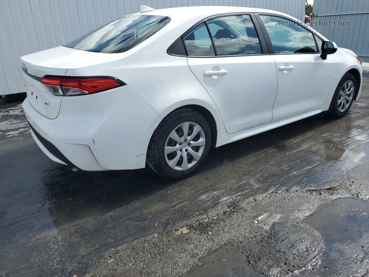 2021 Toyota Corolla Le White vin: 5YFEPMAE8MP152719