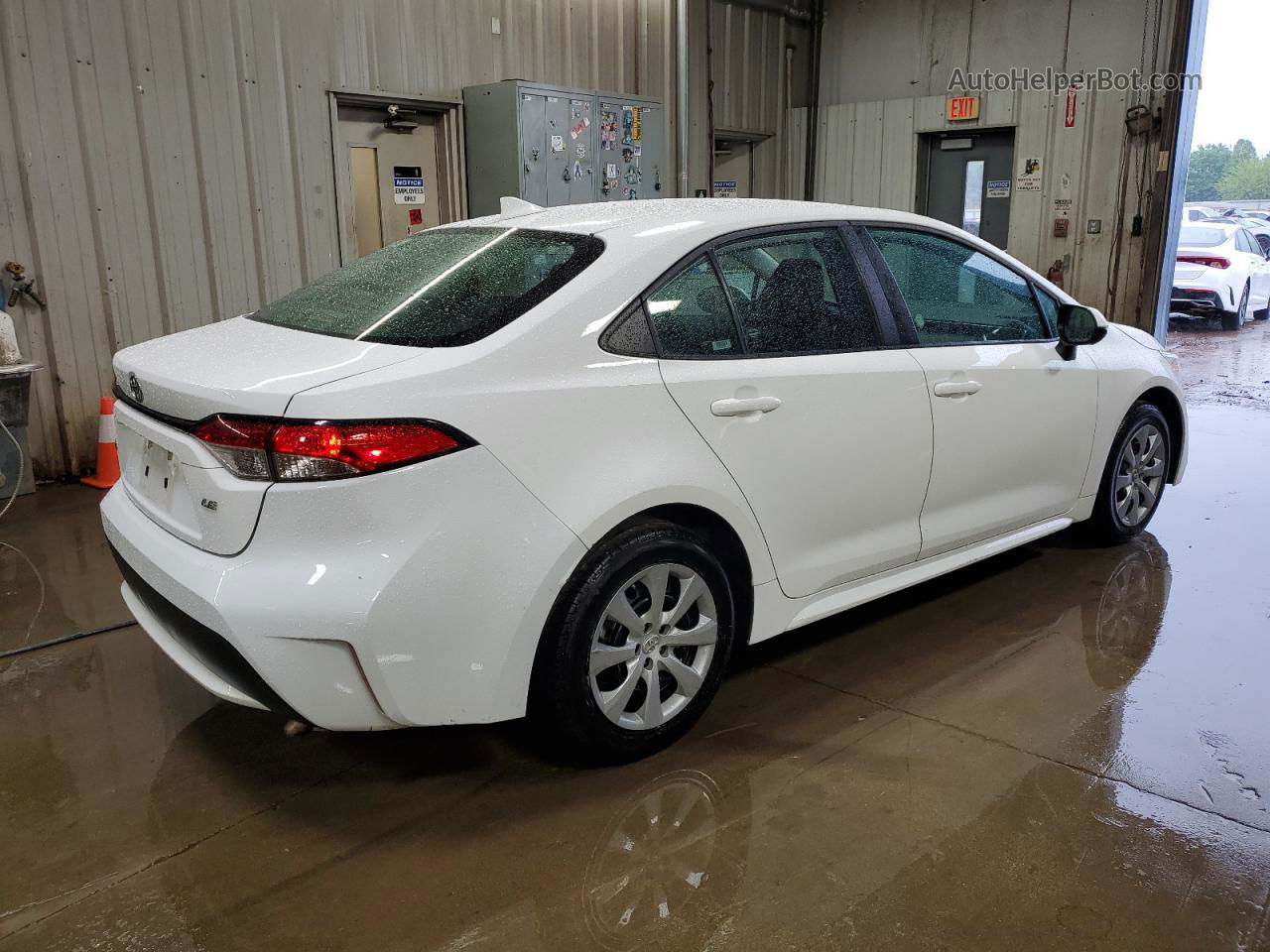 2021 Toyota Corolla Le White vin: 5YFEPMAEXMP230479