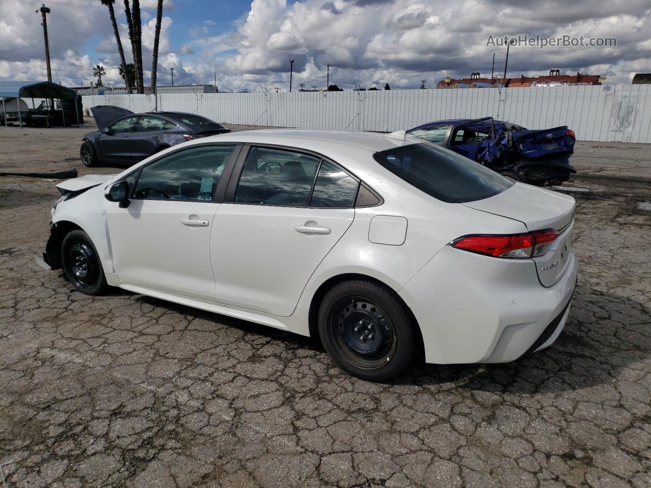 2021 Toyota Corolla Le White vin: 5YFEPMAEXMP255527