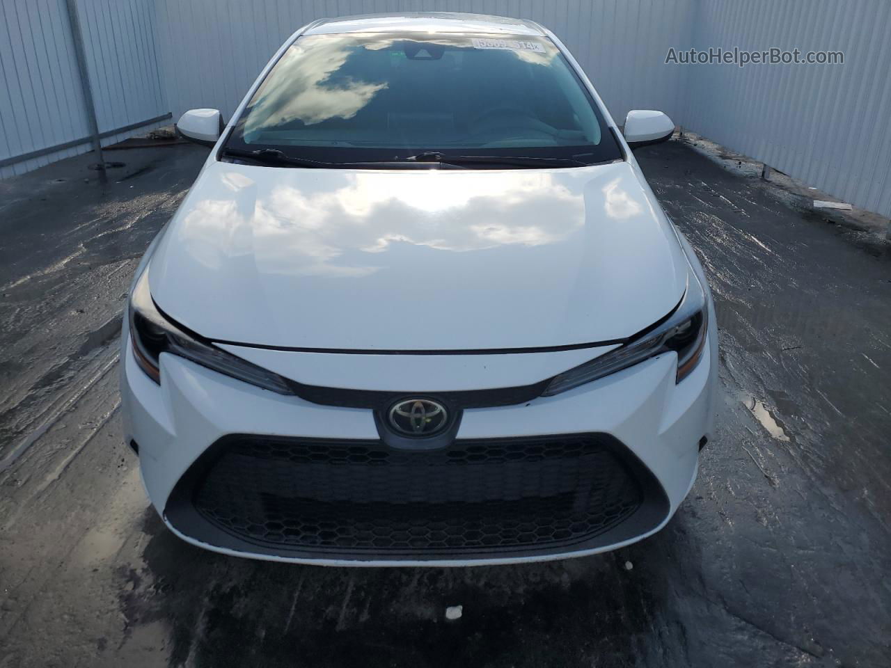 2020 Toyota Corolla Le Белый vin: 5YFEPRAE0LP072309