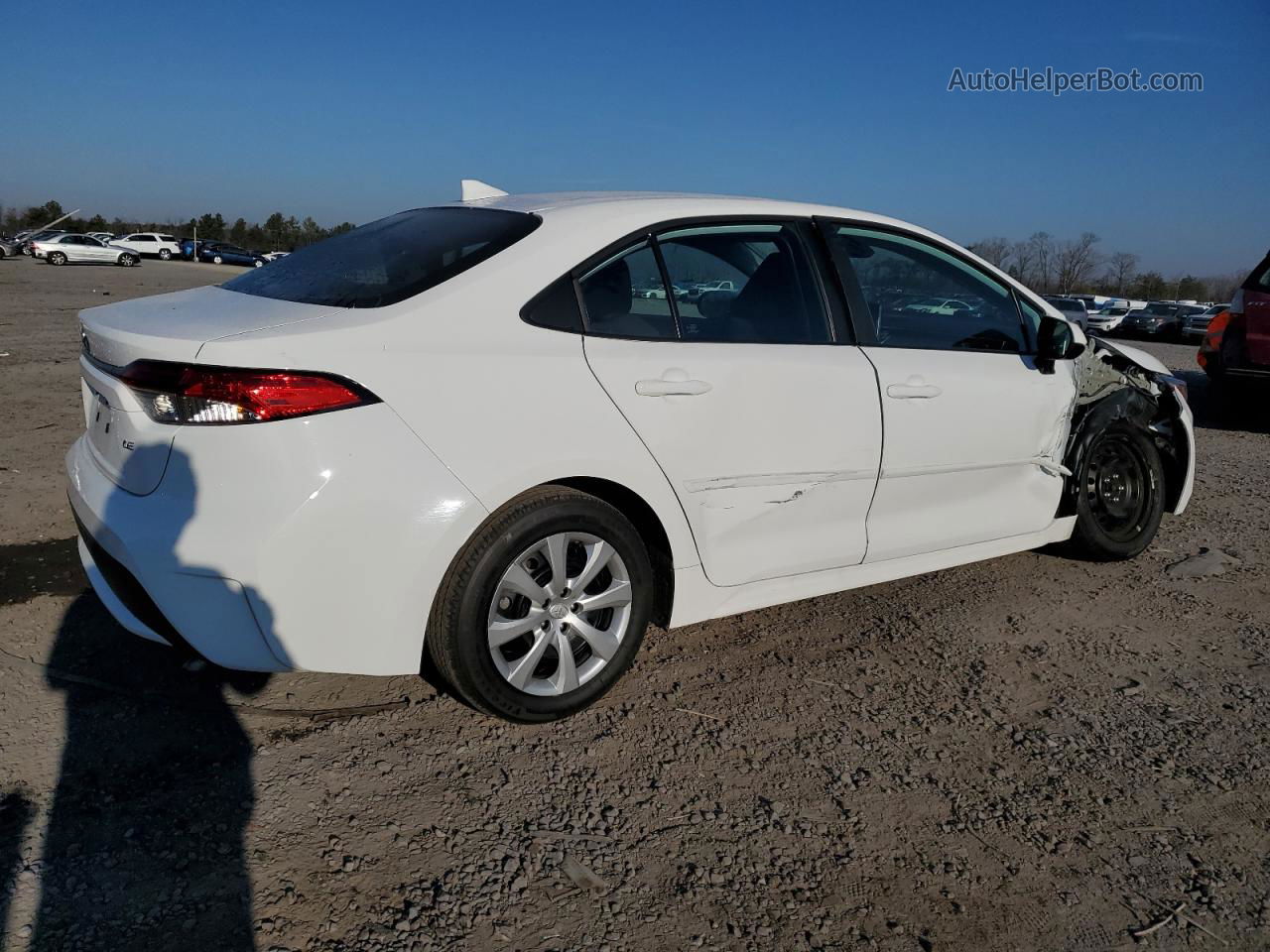 2020 Toyota Corolla Le White vin: 5YFEPRAE0LP073783