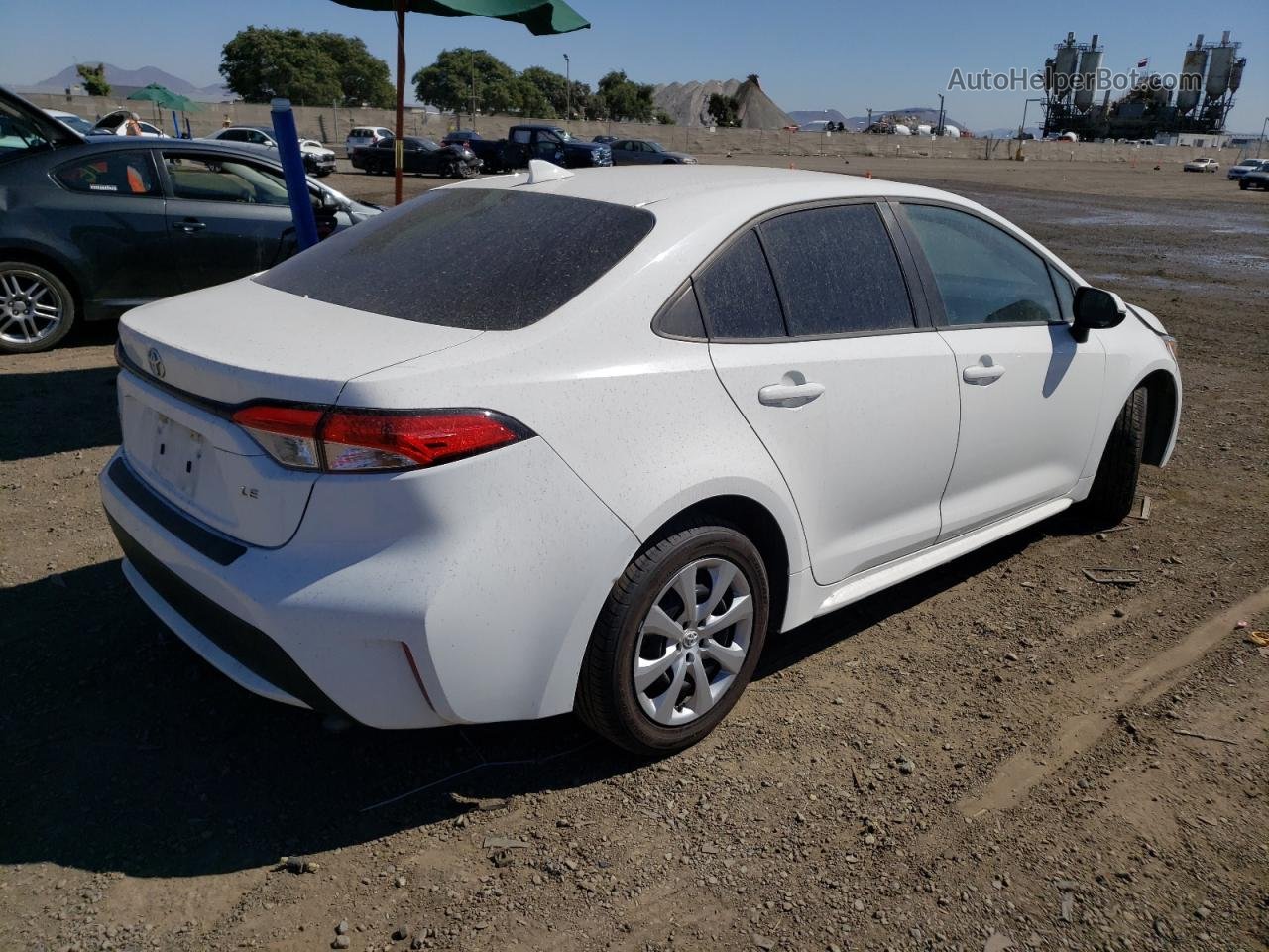 2020 Toyota Corolla Le White vin: 5YFEPRAE3LP082137