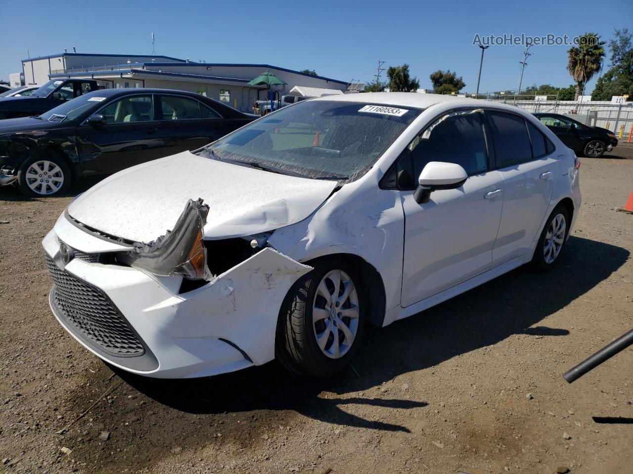 2020 Toyota Corolla Le White vin: 5YFEPRAE3LP082137