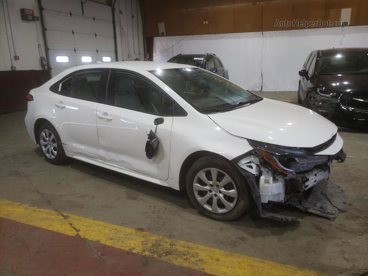 2020 Toyota Corolla Le White vin: 5YFEPRAE4LP098511