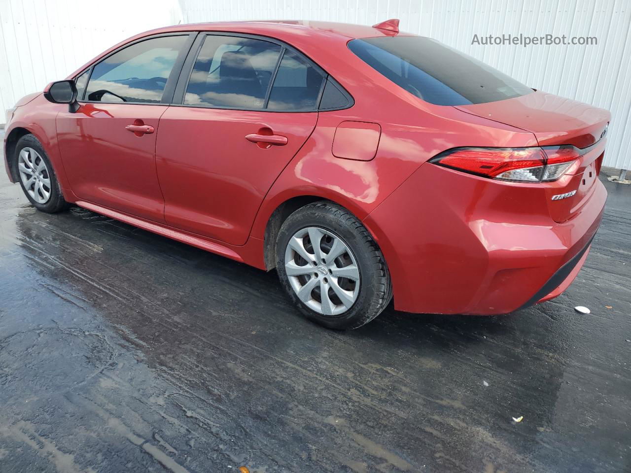 2020 Toyota Corolla Le Red vin: 5YFEPRAE5LP069163