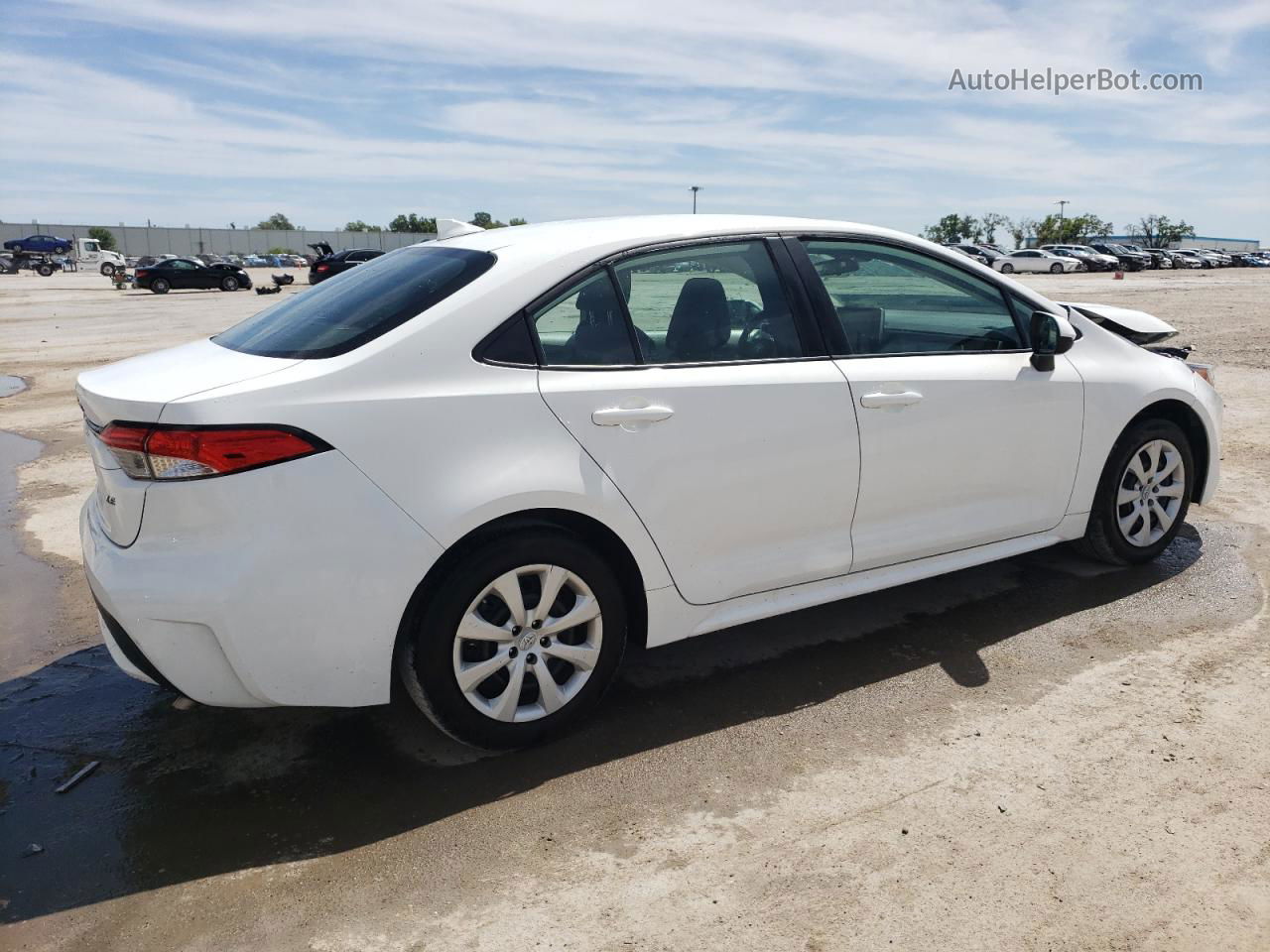 2020 Toyota Corolla Le White vin: 5YFEPRAE6LP053778