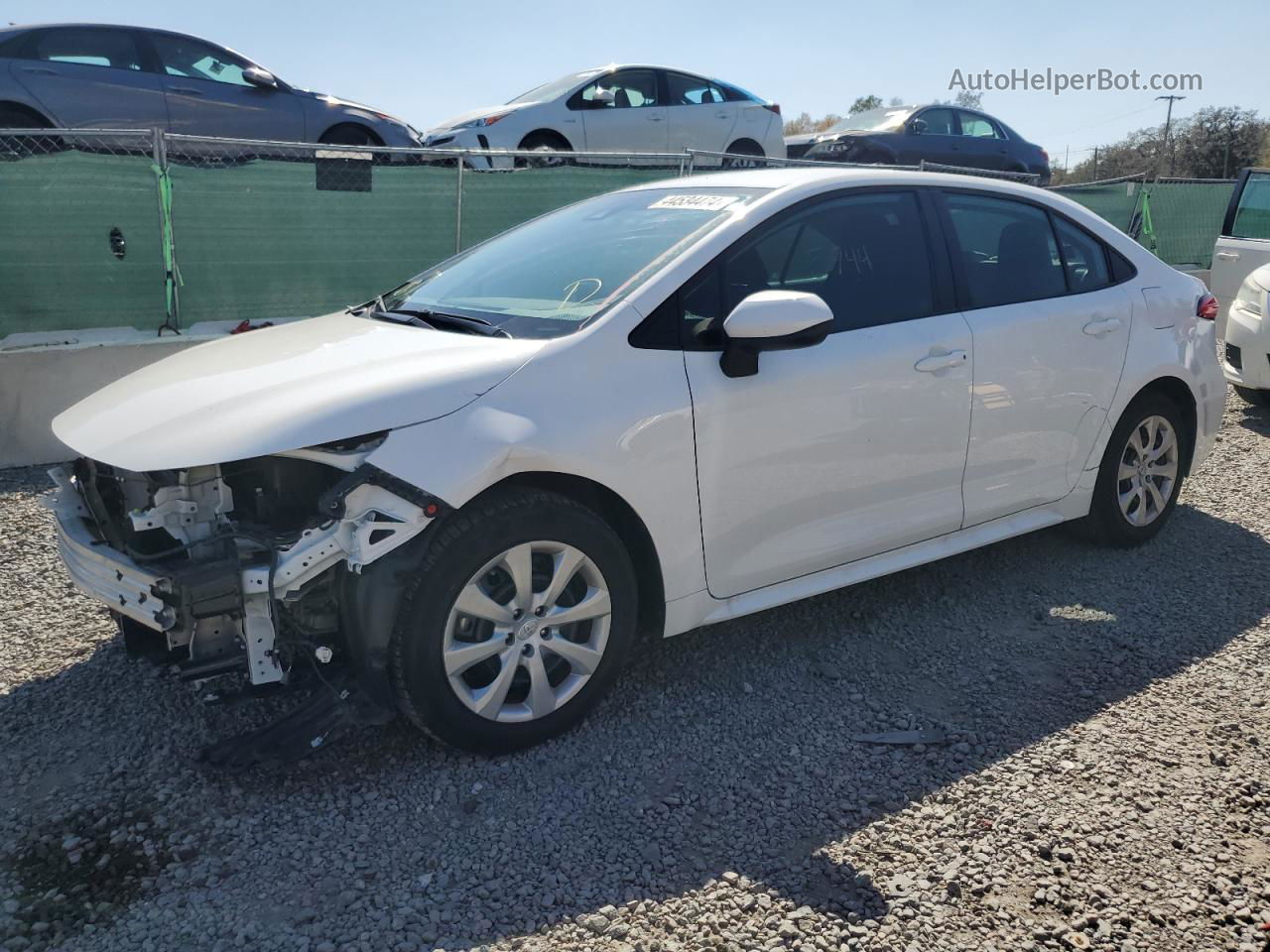 2020 Toyota Corolla Le White vin: 5YFEPRAE6LP136935