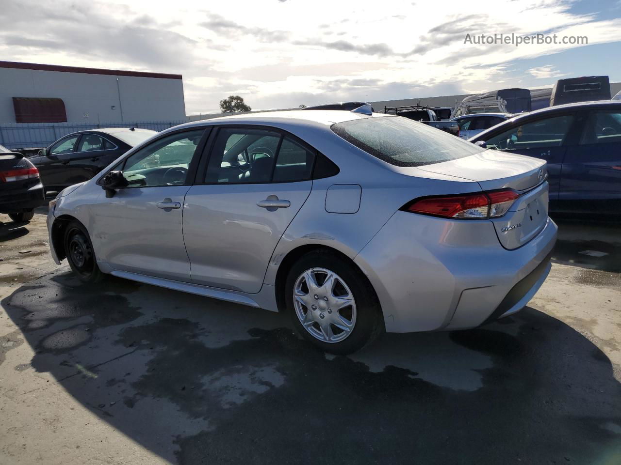 2020 Toyota Corolla Le Silver vin: 5YFEPRAE7LP107895