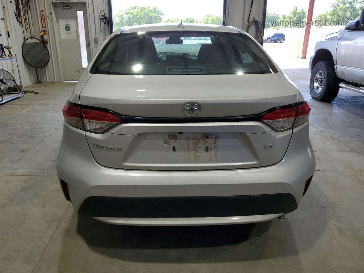 2020 Toyota Corolla Le Silver vin: 5YFEPRAEXLP028978