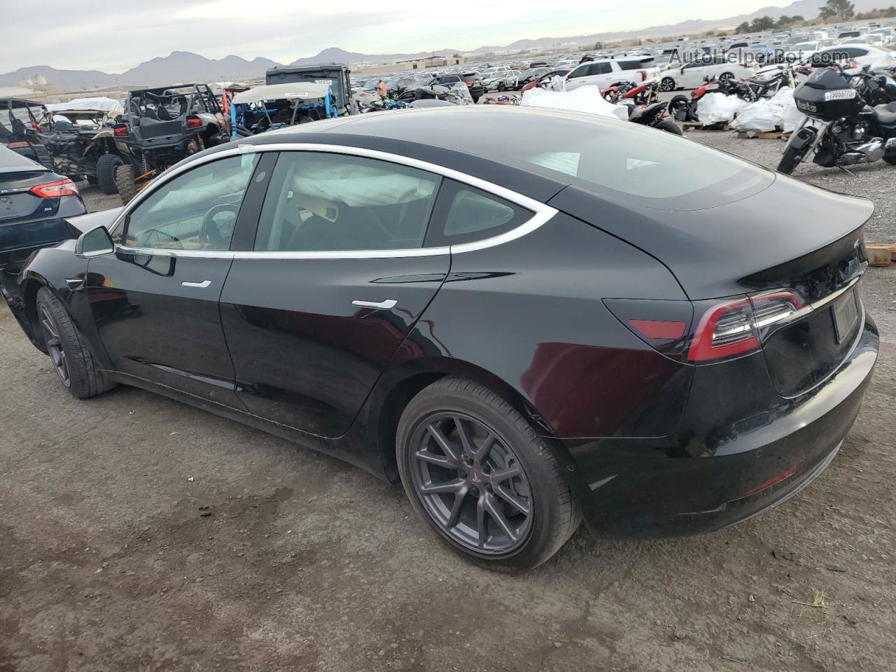 2019 Tesla Model 3  Черный vin: 5YJ3E1EA0KF304794