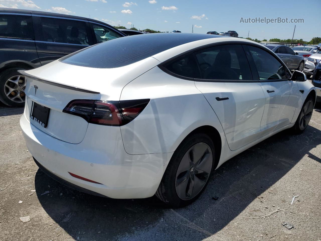 2019 Tesla Model 3  White vin: 5YJ3E1EA0KF486934
