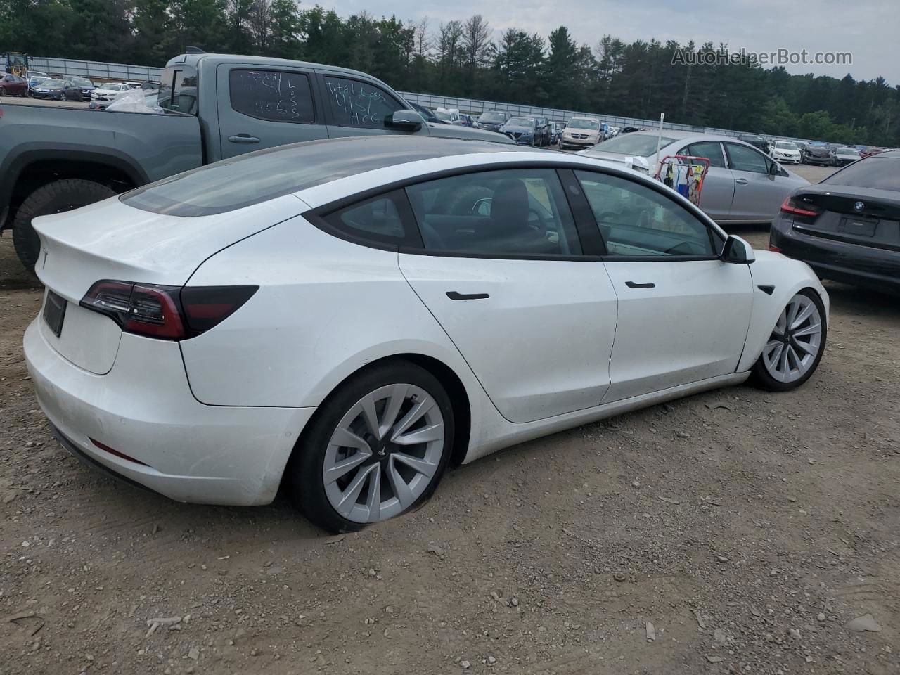 2022 Tesla Model 3  White vin: 5YJ3E1EA0NF337136