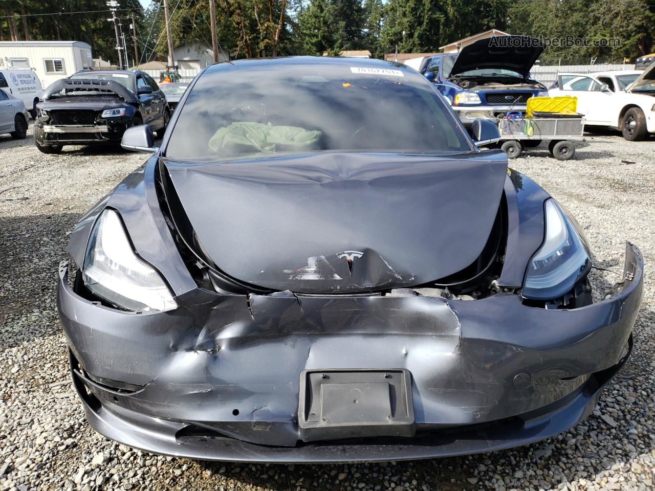 2018 Tesla Model 3  Серебряный vin: 5YJ3E1EA1JF046493