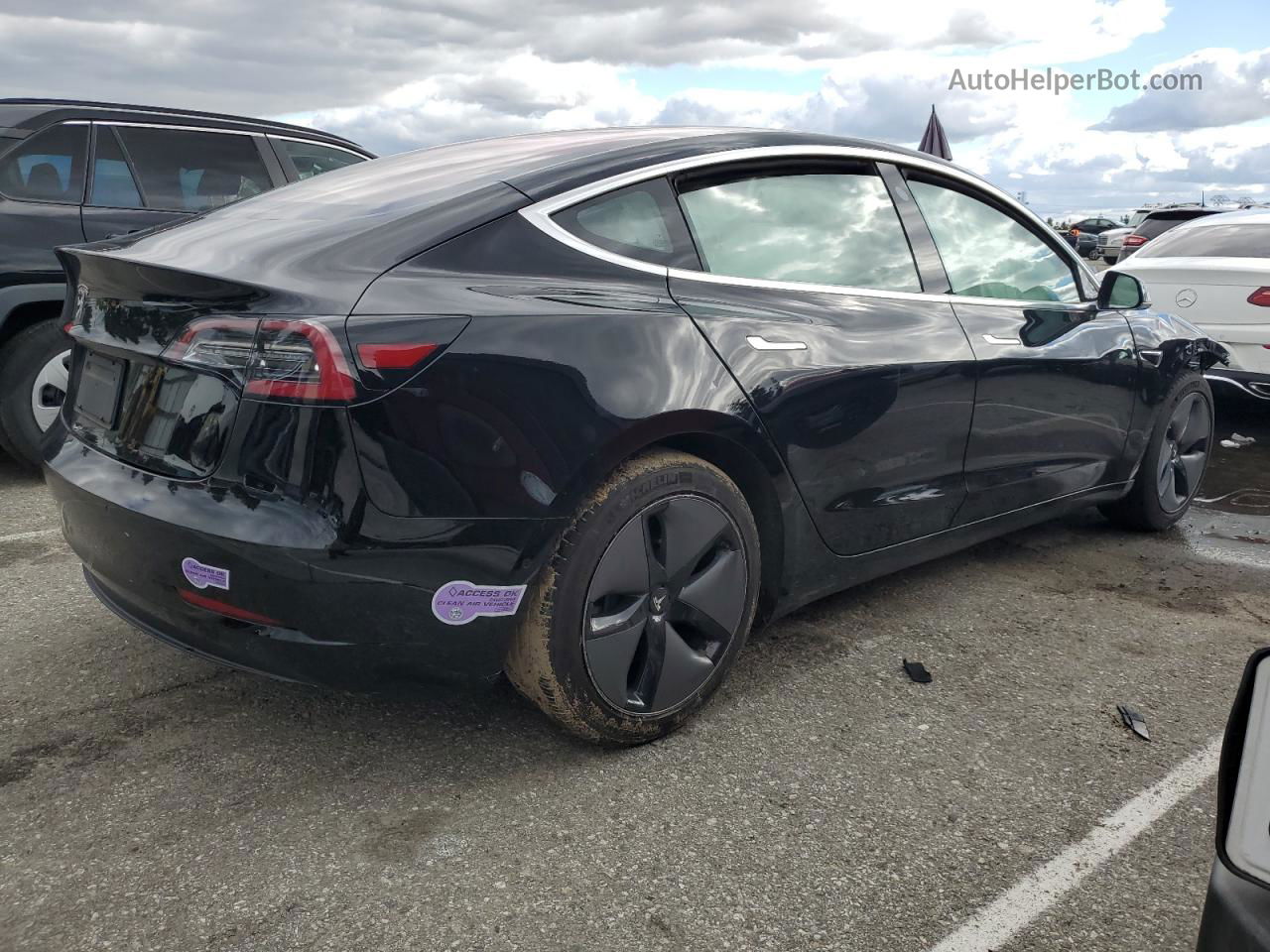 2019 Tesla Model 3  Черный vin: 5YJ3E1EA1KF296625