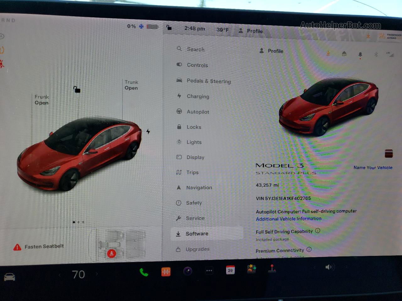 2019 Tesla Model 3  Red vin: 5YJ3E1EA1KF402765