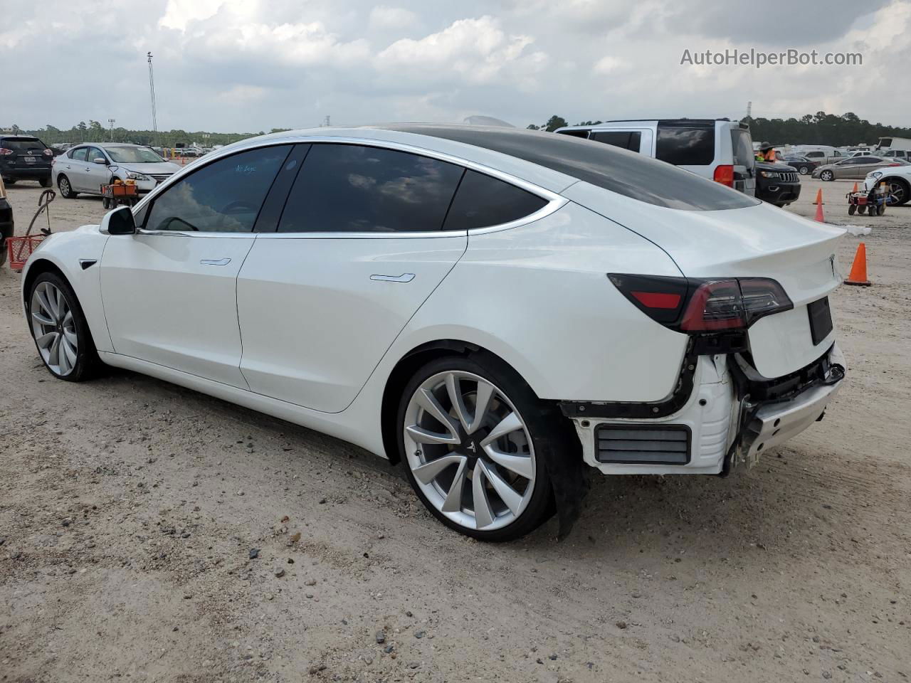 2019 Tesla Model 3  White vin: 5YJ3E1EA1KF425107