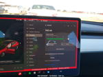 2020 Tesla Model 3   Burgundy vin: 5YJ3E1EA1LF615796