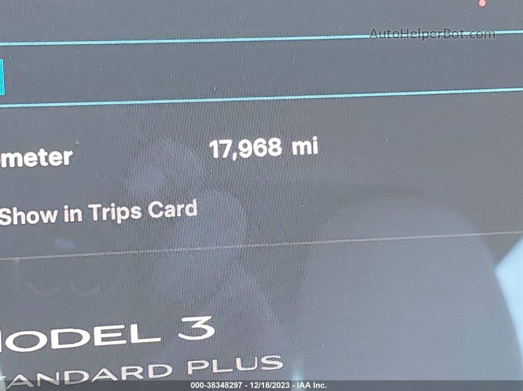 2020 Tesla Model 3   Burgundy vin: 5YJ3E1EA1LF615796