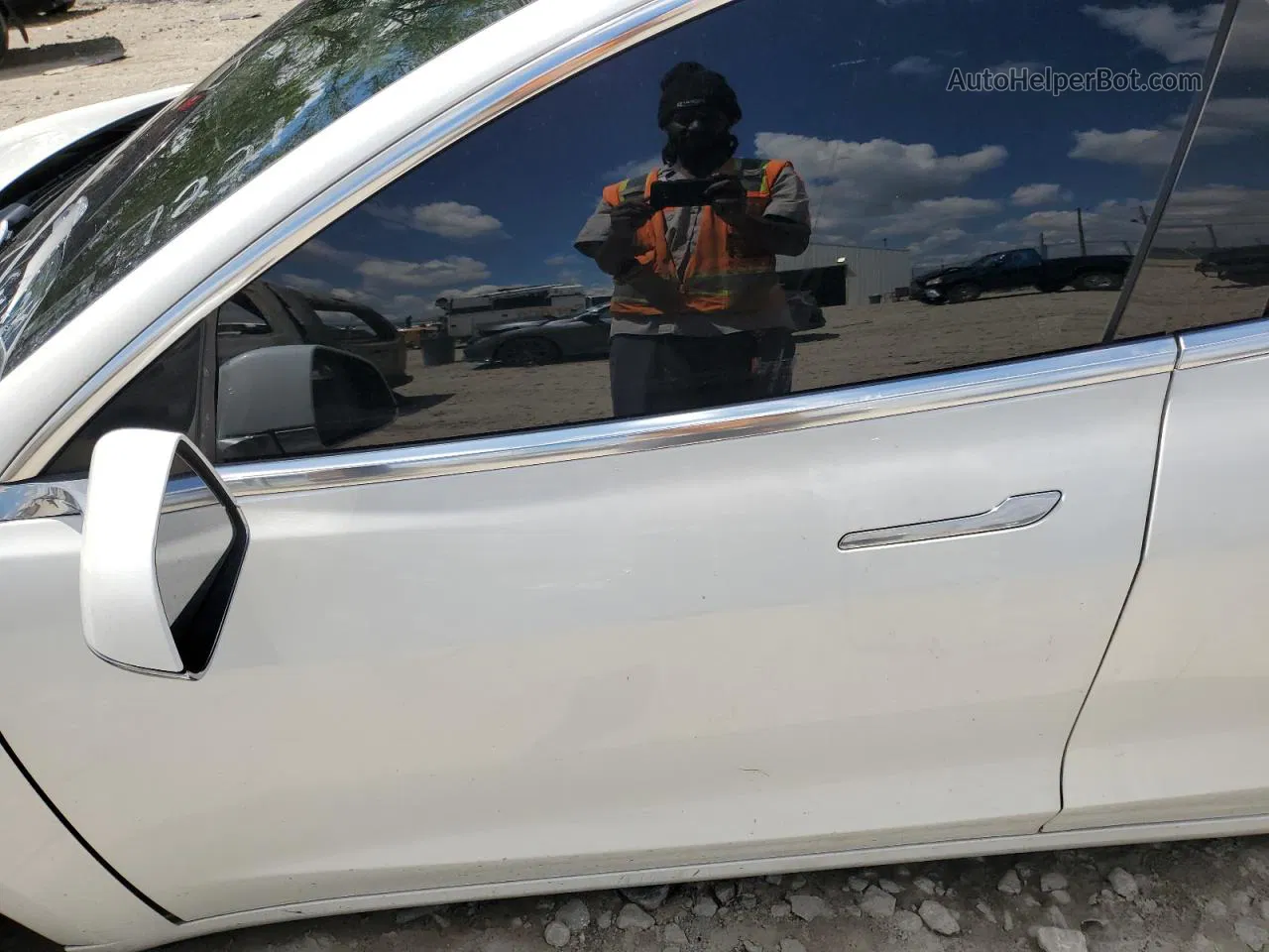 2020 Tesla Model 3  White vin: 5YJ3E1EA1LF737221