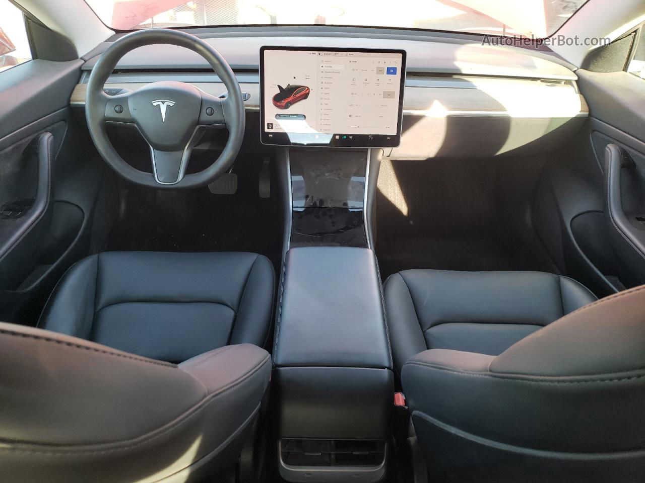 2020 Tesla Model 3  Red vin: 5YJ3E1EA1LF807428