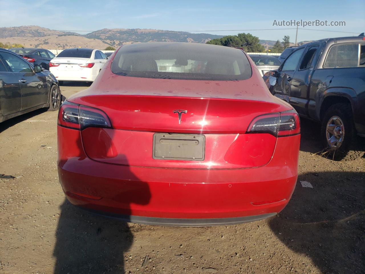 2020 Tesla Model 3  Красный vin: 5YJ3E1EA1LF807428