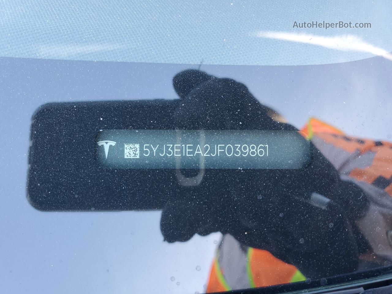 2018 Tesla Model 3  Угольный vin: 5YJ3E1EA2JF039861